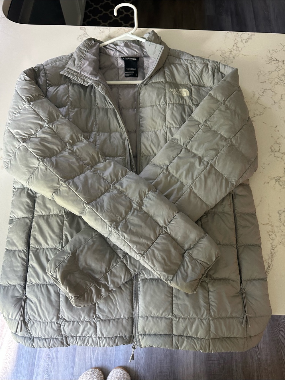 The North Face Men’s Light Gray Puffer Jacket